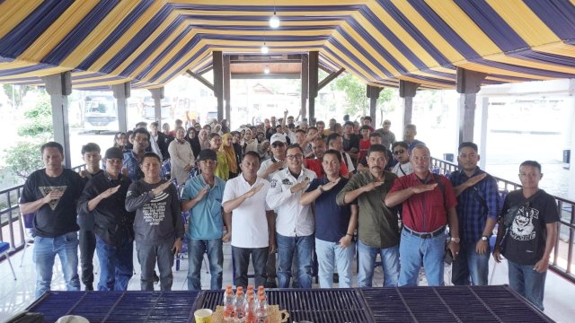 Bupati Sidrap, H. Syaharuddin Alrif melepas 70 peserta Pelatihan Calon Transmigrasi Penduduk Setempat Kabupaten Sidrap Tahun 2025.