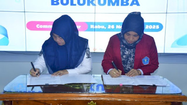 Bupati Sinjai Tandatangani MoU dengan STIKES Panrita Husada Bulukumba