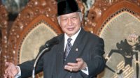 Prabowo Resmi Anugerahkan Soeharto sebagai Pahlawan Nasional