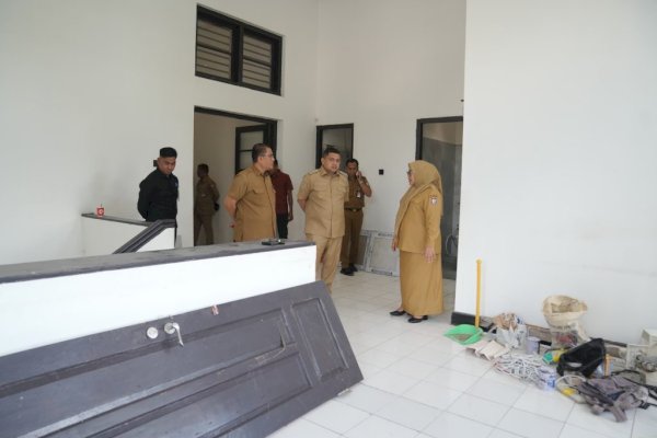 Wali Kota Makassar Sidak Kondisi Kantor dan Pelayanan di Balaikota Lantai 2