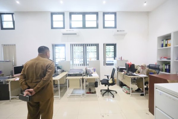 Munafri Sidak Pelayanan di Balai Kota, Temukan Ruangan Tanpa Pegawai