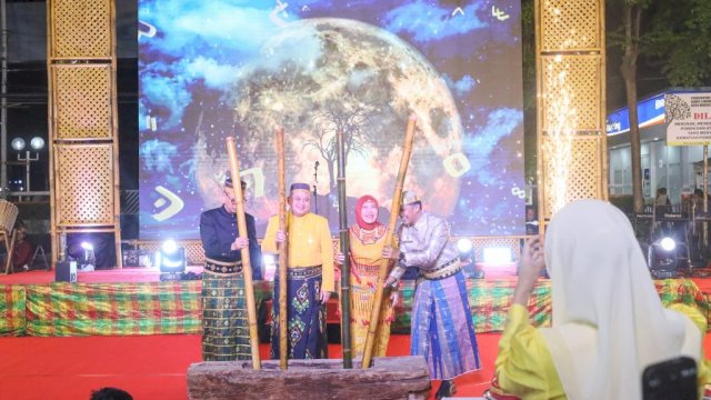 Wali Kota Munafri Buka Parade Singara’ Bulang HUT Kota ke-418, Sukses Representasikan Harmoni Budaya Makassar