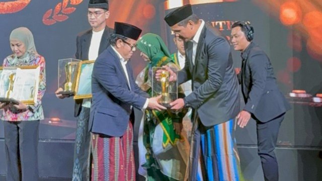 Bantaeng Mendapat Pengakuan Nasional, Bupati Uji Nurdin Sabet Pesantren Award