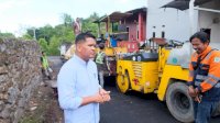 Bupati Uji Nurdin Tinjau Pengaspalan Jalan Vital di Onto