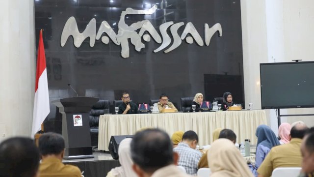 Rapat koordinasi yang dipimpin langsung oleh Wali Kota Makassar, Munafri Arifuddin, didampingi Wakil Wali Kota, Aliyah Mustika Ilham, Sekretaris Daerah Makassar.