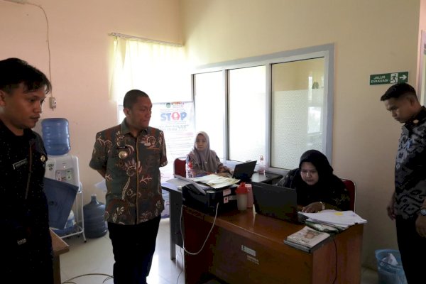 Bupati Ibas Ajak Pegawai Bapperida Tingkatkan Kepedulian dan Kebersihan Lingkungan Kerja