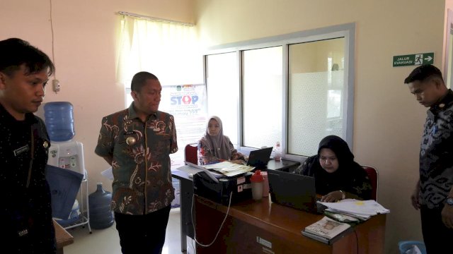 Bupati Ibas Ajak Pegawai Bapperida Tingkatkan Kepedulian dan Kebersihan Lingkungan Kerja