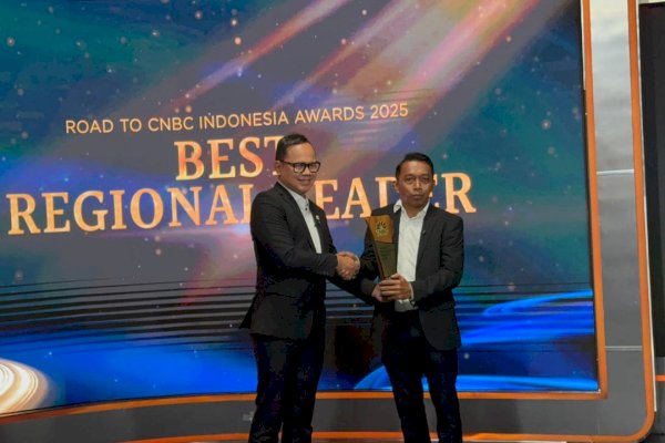 Bikin Bangga! Bupati Sidrap Raih Penghargaan Nasional di CNBC Indonesia Awards 2025