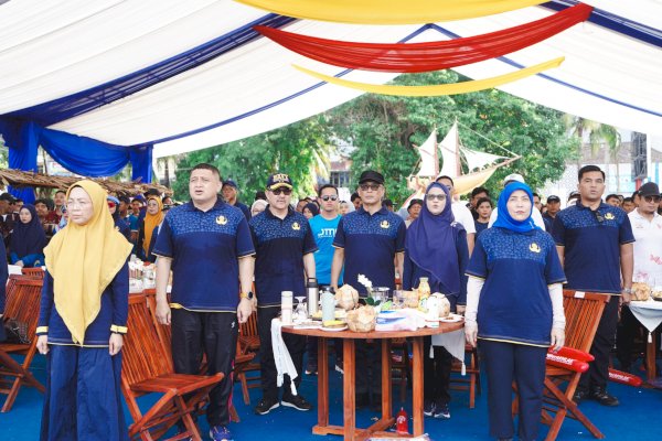 Sekda Jufri Rahman Hadiri Jalan Sehat HUT KORPRI Sulsel ke-54 dan HUT Makassar 418 di Losari