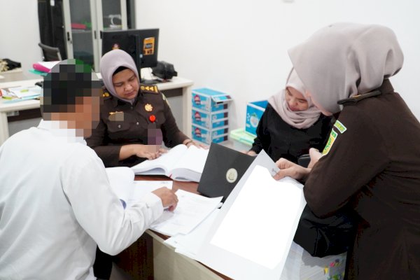 Kanwil DJP Sulselbartra Serahkan Tersangka Penggelapan PPN Senilai Rp1,8 M ke Kejari Makassar