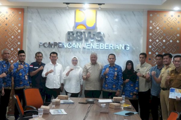 Pemkab Pinrang Koordinasi dengan BBWS Tangani Abrasi Irigasi dan Kerusakan Jalan di Patampanua