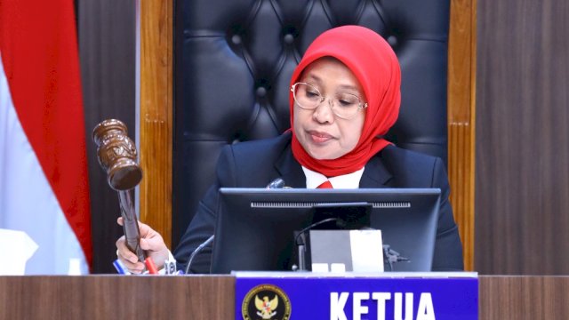 Ketua Majelis, Ratna Dewi Pettalolo.