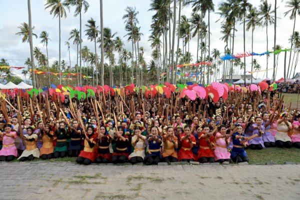 1.000 Penari Muda Guncang Lowita! Budaya Pinrang Mendunia di Festival Internasional
