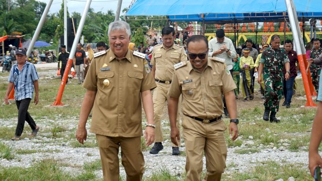 Bupati Pinrang H. A. Irwan Hamdi, S.Sos menghadiri Pesta Panen Masyarakat Dusun Padang, Desa Padangloang, Kecamatan Patampanua.