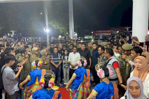 Antusias Warga Membludak Sambut Andi Syaqirah, Bupati Sidrap Sampaikan Apresiasi