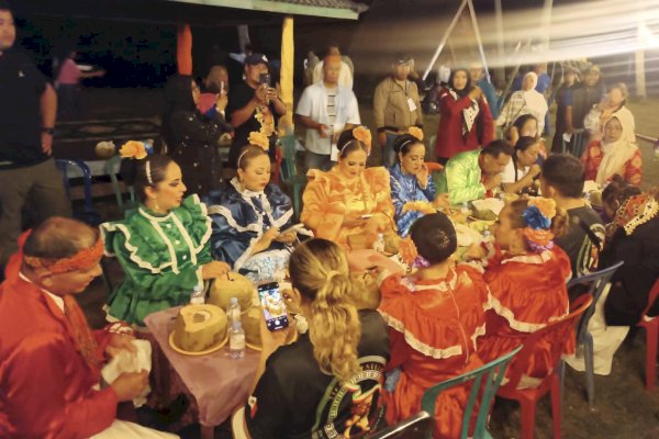 Kuliner Bugis Jadi Jembatan Diplomasi Budaya di Festival Folklore Pinrang, Sri Widiati Ajak Delegasi Dunia Cicipi