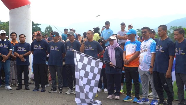 HUT Korpri ke-54, Jalan Sehat Lutim Meriah dengan Doorprize Menarik
