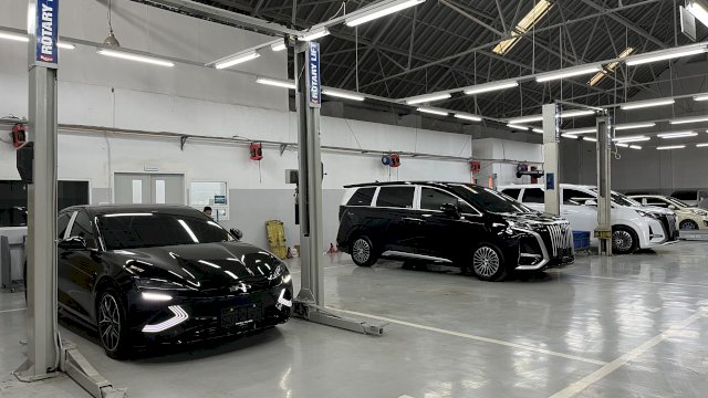 Showroom BYD Haka Karebosi.