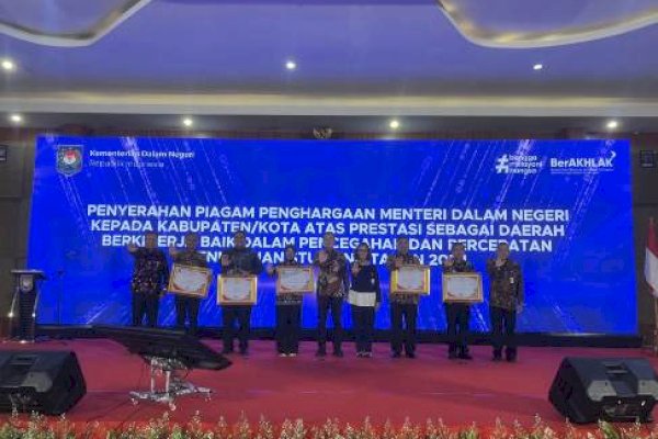 Bupati dan Wabup Maros Kompak Torehkan Tiga Penghargaan Nasional dalam Satu Hari