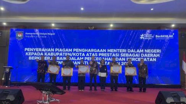 Bupati dan Wabup Maros Kompak Torehkan Tiga Penghargaan Nasional dalam Satu Hari