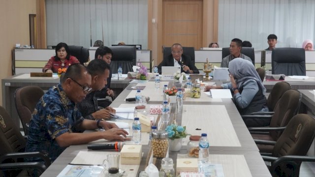 Komisi D DPRD Sulsel, melaksanakan rapat kerja bersama Dinas SDACKTR Sulsel.