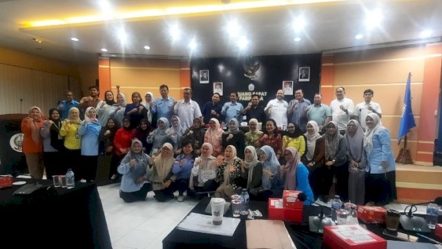 Rapat kerja Komisi E DPRD Sulsel Bersama Dinkes Sulsel dan Direktur Rumah Sakit.