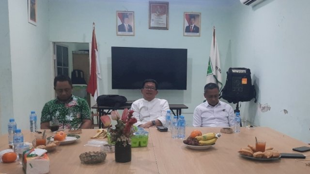 Ketua DPW PKB Sulsel, Azhar Arsyad, Sekretaris Muhammad Haekal dan Ketua Fraksi PKB Sulsel, Zulfikar Limolang.