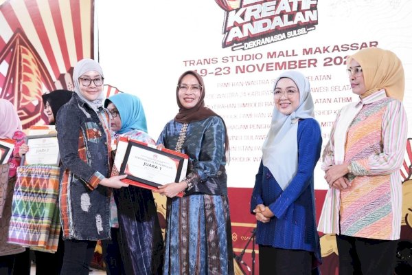 Lewat Tarian Riringgo, dr. Ani Antar Lutim Juara 1 Parade Wastra di Expo Kreatif Andalan 2025