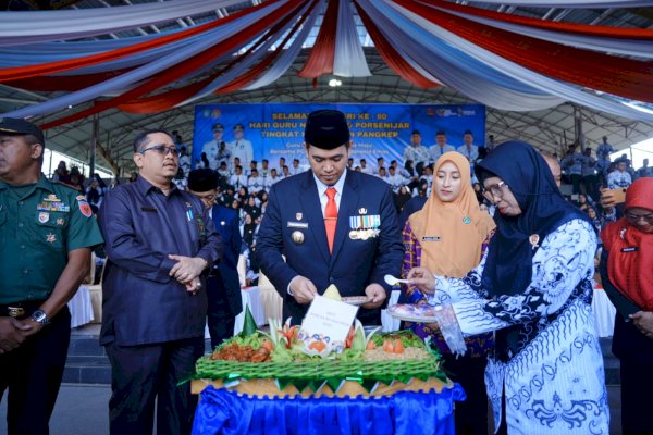 Di HGN ke-80, Bupati Pangkep Yusran Titip Pesan: Guru Harus Jadi Teladan dan Penuntun Generasi