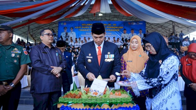 Di HGN ke-80, Bupati Pangkep Yusran Titip Pesan: Guru Harus Jadi Teladan dan Penuntun Generasi