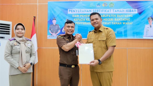 Bupati Bantaeng Apresiasi Kejari &#038; BPN atas Sertifikasi Tanah Hibah