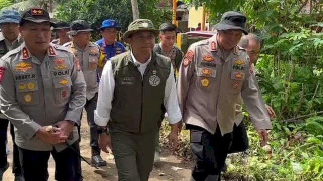 Menhut Raja Juli: Evakuasi Korban Prioritas Utama, Kritik Tata Kelola Hutan Menyusul