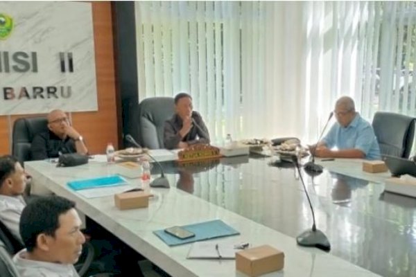 DPRD Barru Dukung Nelayan, Desak Larangan Pukat Harimau