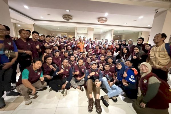 Gubernur Sulsel Turun Langsung Salurkan Bantuan untuk Korban Banjir di Aceh Tamiang