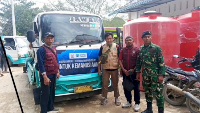 Gubernur Sulsel Salurkan Tiga Truk Air Bersih Siap Minum untuk Korban Banjir Aceh Tamiang