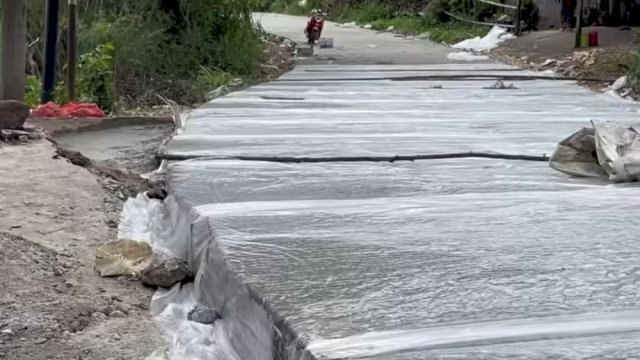 Pembangunan infrastruktur jalan di Kabupaten Enrekang.
