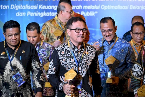 Raih TP2DD Terbaik Sulawesi 2025, Pemprov Sulsel Sukses Akselerasi Transaksi Nontunai Lewat Peta Jalan ETPD