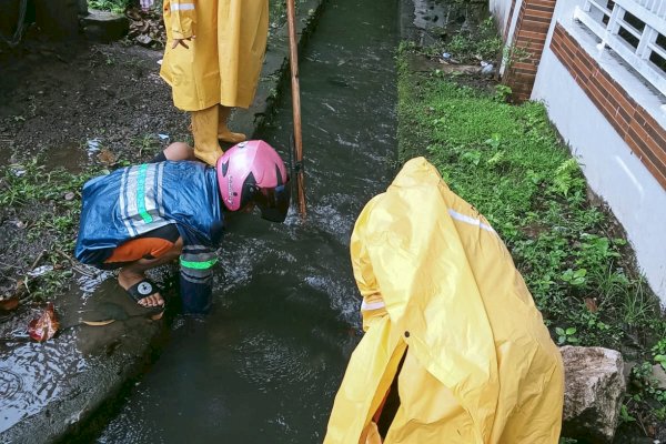 Hujan Guyur Makassar, Dinas PU Kerahkan 40 Satgas Tangani Genangan di Titik Kritis