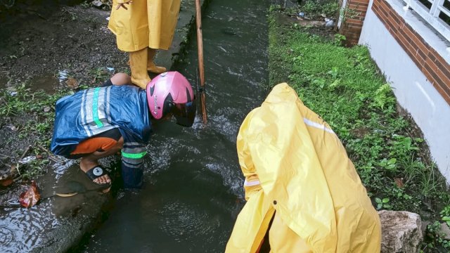 Hujan Guyur Makassar, Dinas PU Kerahkan 40 Satgas Tangani Genangan di Titik Kritis