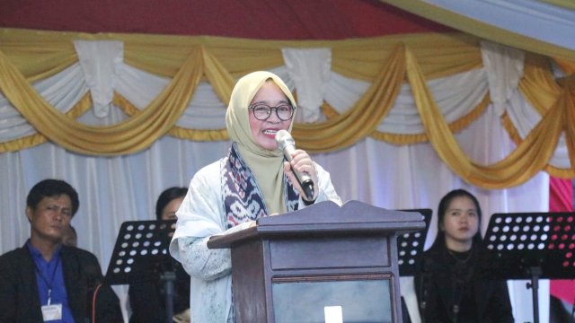 Rayakan Natal 2025, Wabup Lutim Puspawati Imbau Masyarakat Menjaga Keharmonisan Keluarga