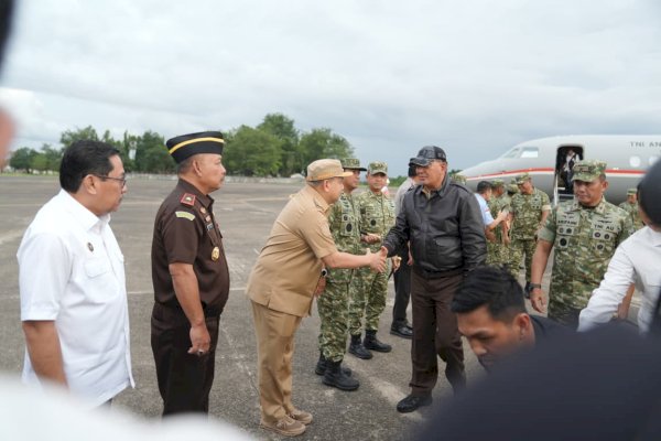 Menhan RI Kunjungan Kerja di Makassar, Disambut Langsung Wali Kota Munafri