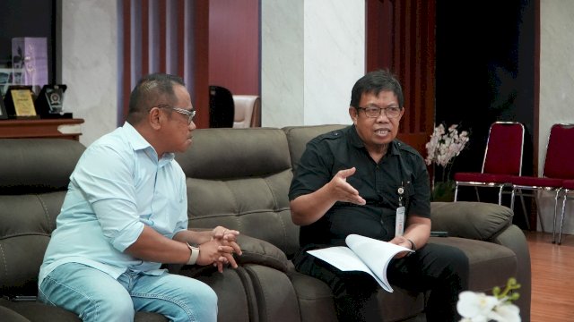 Komisioner KPU Sulsel, Hasruddin Husain melakukan audiensi dengan Dinas Pendidikan Provinsi Sulawesi Selatan.