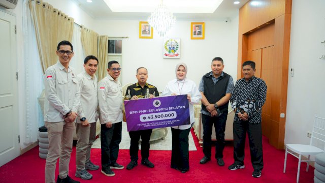 Wagub Sulsel, Fatmawati Rusdi, menerima donasi kemanusiaan dari Badan Pimpinan Daerah Perhimpunan Hotel dan Restoran Indonesia (BPD PHRI) Sulsel .
