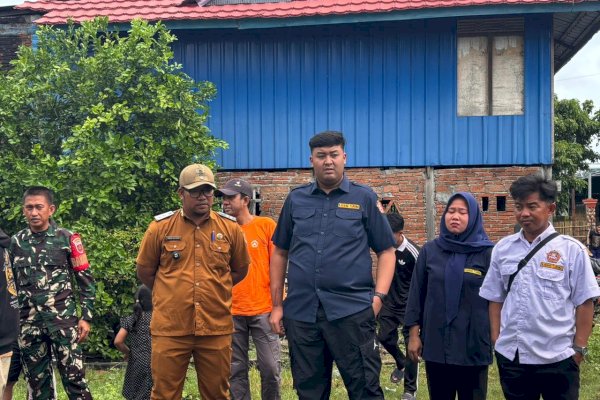 Karang Taruna Pinrang Salurkan Bantuan bagi Warga Terdampak Angin Kencang di Lanrisang