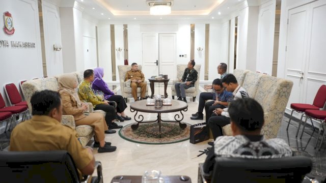 Wali Kota Makassar, Munafri Arifuddin, menerima audiensi jajaran Bank Mandiri Regional Sulawesi-Maluku.