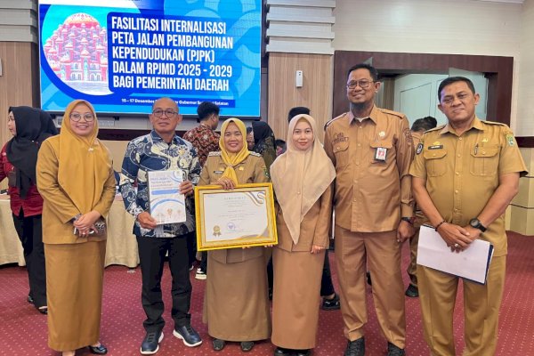 Capaian Prevalensi Stunting Terendah Antar Sidrap Raih Penghargaan Mendukbangga