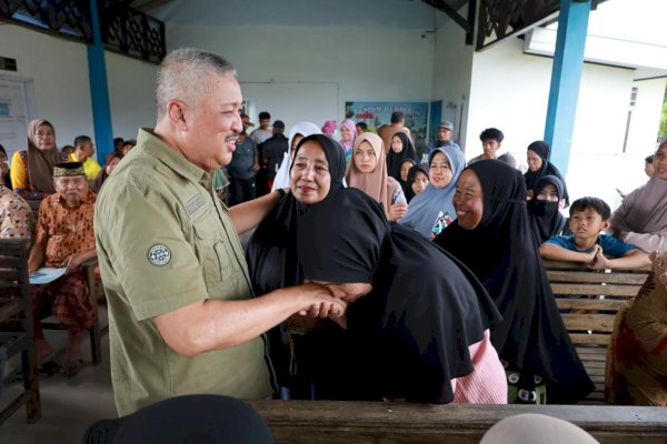 Pemkab Pinrang Hadir di Tengah Musibah, Bupati Irwan Salurkan Bantuan Tunai bagi Warga Terdampak