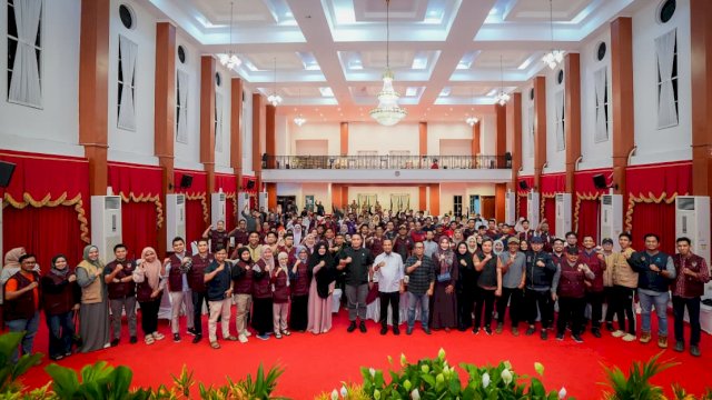 Gubernur Sulawesi Selatan, Andi Sudirman Sulaiman.