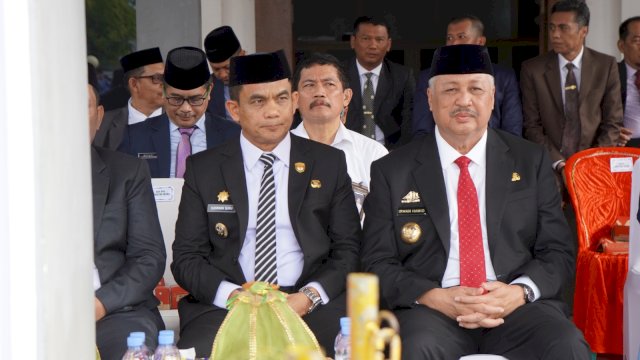 Bupati dan wakil Bupati Pinrang, Andi Irwan Hamid-Sudirman Bungi menghadiri Upacara Peringatan Hari Ibu ke-97 yang dirangkaikan dengan Hari Ulang Tahun Dharma Wanita Persatuan.