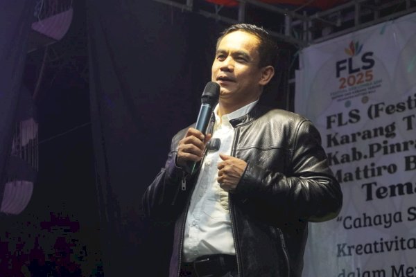 Festival Seni Karang Taruna Mattiro Bulu, Wabup Sudirman: Pemuda Jadi Motor Pembangunan Daerah